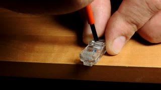 Обжим ОТВЁРТКОЙ коннектора RJ45