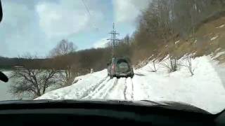 Grand Vitara и Tucson по мокрому снегу.
