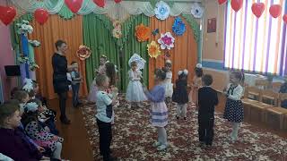 Шуточный танец "Весёлый каблучок" дети старшей группы