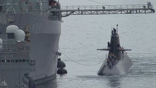 米海軍 潜水艦母艦【エモリーSランド】 海上自衛隊 呉基地 にて 潜水艦 に補給訓練かな？ USS Emory S. Land