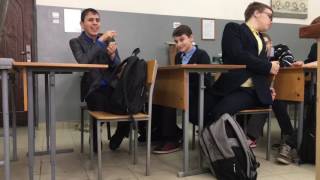 Дрочит на уроке 2