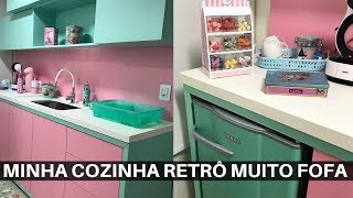 MINHA COZINHA RETRÔ (ROSA E VERDE ÁGUA)
