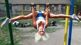 Девушка на турнике. Екатерина Малинина.