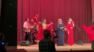 Ансамбль "МЭРЦ и Паны" и артисты театра Ромэн