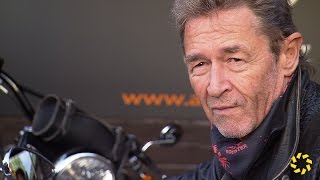 Peter Maffay zeigt uns seine Harley und bekommt Doppelplatin