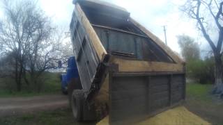 Две ходки песка по 9 тонн,Зил с Д240,ч.2.