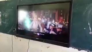 شغلوا في المدارس الفلاشة علي السبورة الذكية??.التعليم في عصر الشاشة الاليكترونية