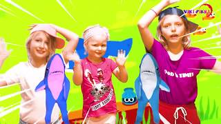 Baby shark танец. Танец под песню baby shark. Акуленок танцы для детей