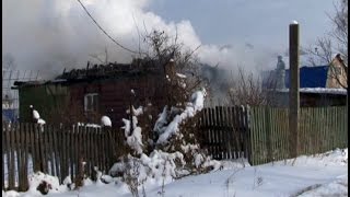 Замыкание электропроводки стало причиной пожара в частном доме.MestoproTV