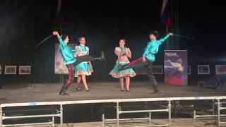 Казачий танец с шашками