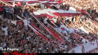 "Ay che bostero mirá que distintos somos" - http://www.riverplate.com