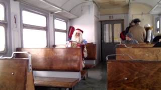 Дед мороз поет зажигательную песню