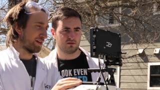 Взрыв компакт-диска. Замедленная съемка. 170 000 кадров в секунду [FPS] The Slow Mo Guys [HD]
