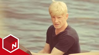Anki oppdager Terjes tupé | Neste Sommer | TVNorge