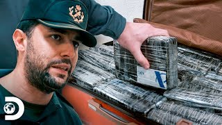 Maleta "olvidada" esconde 56 kilos de cocaína | Control de Fronteras | Discovery Latinoamérica
