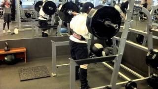 GIANT KILLER SQUATS 405 FOR 20 REPS!
