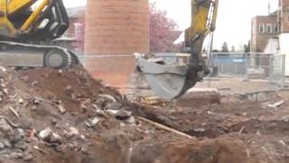 Работа экскаватора JCB 2