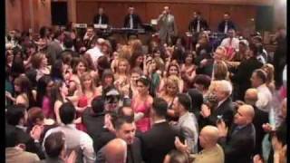 Alan George - Singing Arabic in a Wedding Party الن جورج