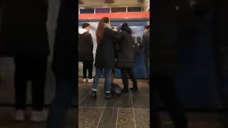 Женская драка на станции Московского метрополитена "Текстильщики".