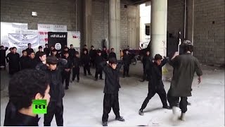 «Львята халифата»: Боевики ИГ превращают детей в палачей и террористов-смертников