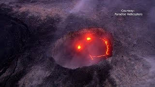A lava do vulcão "sorridente" atinge o oceano Pacífico