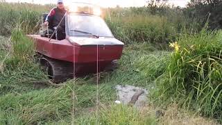 Гусеничный вездеход. Испытания в болоте.