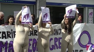 Argitan se desnuda para protestar por las situaciones de precariedad que sufren las mujeres