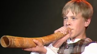 Aukštaitiška ragų sutartinė | Lithuanian polyphonic folk music