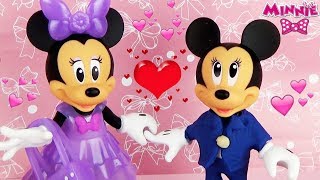Минни Маус мечтает о свидании с Микки Маусом  Мультик с игрушками для детей Minnie Mouse Disney play