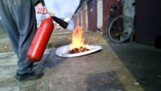 Углекислотный  огнетушитель  ОУ -5 .Carbon dioxide fire extinguisher