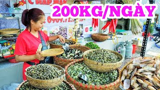 Chị gái dễ thương bán 200kg ốc luộc một ngày nhờ keo nước mắm gia truyền