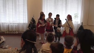 Новорічна казка в класному театрі 2- В Надвірнянської школи №3