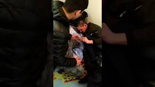 МАСКУВАДА УЗБЕК БОЛАРНИ ПАСПОРТ ПУЛАРИНИ УГИРЛАГАН ЖИЗАХЛИК УГРИ УШЛАНДИ ВИДЕОГА КЛАСС БОСИНГ