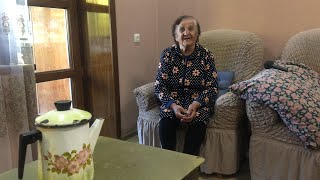 Маро Амбарцумян из Гадрута поет песню "Карабах"
