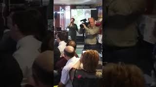 Песня от юбилярши...красиво..