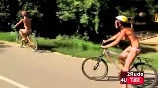 Нудисты велосипедисты Секс приколы Смотреть всем 2013