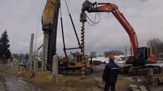Забивка мостовых свай с лидерным бурением. ЦКАД.