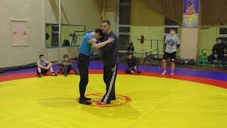 Вольная борьба. Приём. Проход в ноги с высокой стойки с захватом двух ног.