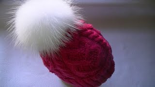Вяжем шапку  узором "коса-сердце"спицами.