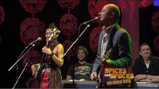 Spicks and Specks | Unseen Bits | Dave Faulkner and Noriko Tadano - Johnny Be Good