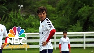 Erick "Cubo" Torres lleva tatuado el escudo de Chivas | Liga MX | NBC Deportes