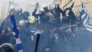 Επεισόδια στο συλλαλητήριο για την Μακεδονία στο Σύνταγμα…