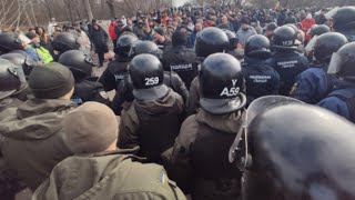 Нові Санжари: жителі перекрили дорогу і палили шини. Заворушення. 20.02.20