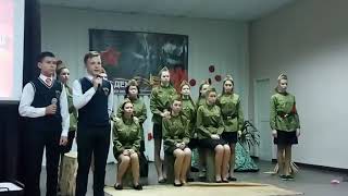 Шагают по войне девчата, похожие на парней