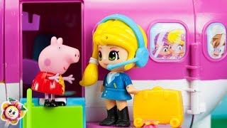 Peppa Pig et ses amis PINYPON partent en vacances d ‘hiver ! Papa Pig a peur de voler en avion !