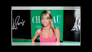 Buxom ‘Playboy’ Playmate Sara Underwood Goes Topless & Shows Off Full, Round Derriere While Skinn...