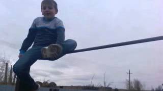 Мой друг учится делать склёпку)))))(((((