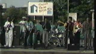 PEPE KALLE - DJOUNA JUMPS IN THE CROWD / Part 2