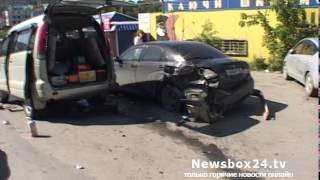 Столкновение трех автомобилей на 3-й Рабочей попало в объектив видеорегистратора