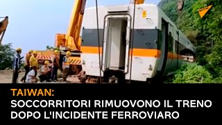 Taiwan: soccorritori rimuovono il treno dopo l'incidente ferroviaro